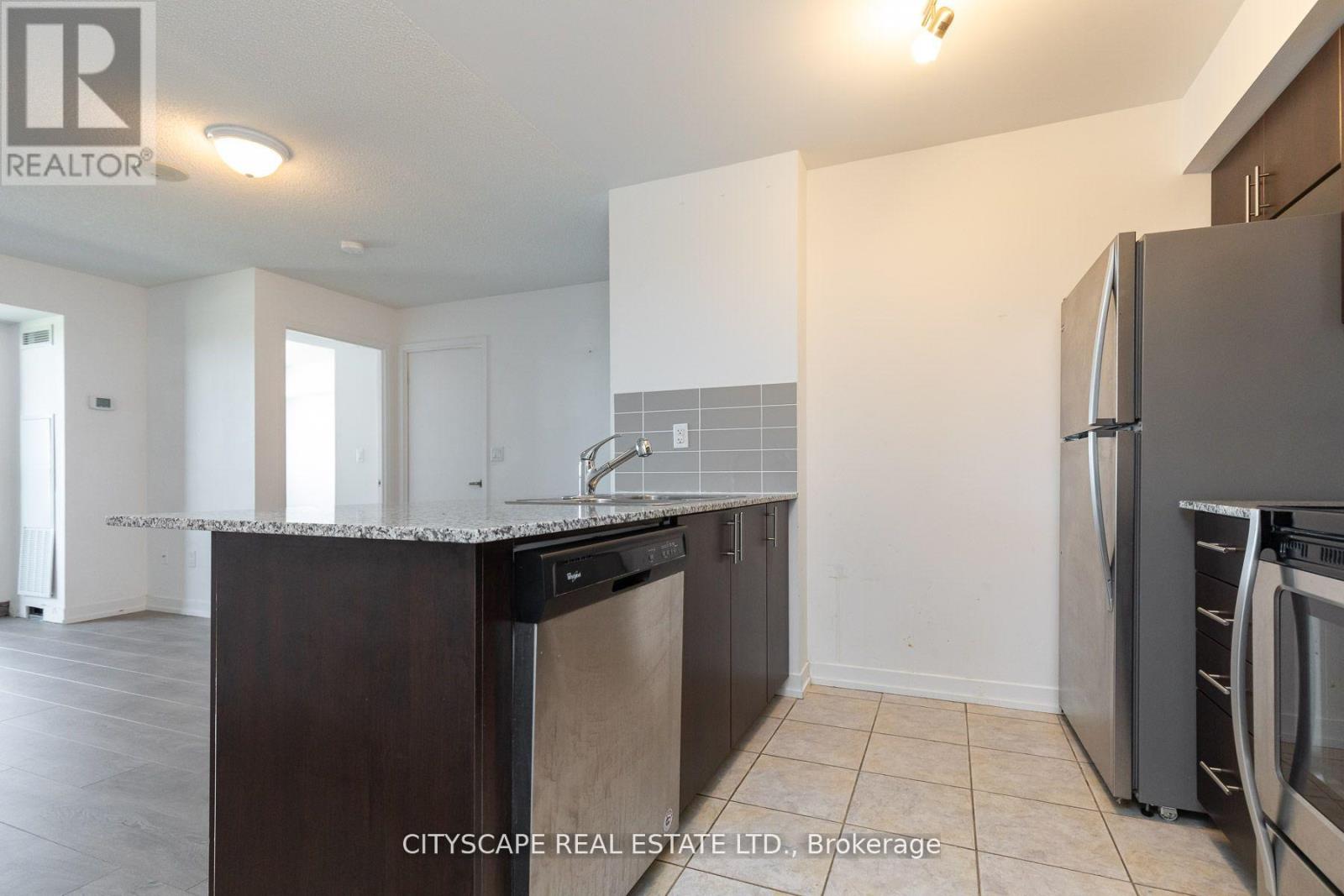 1910 - 1410 Dupont Street, Toronto, Ontario  M6H 2B1 - Photo 5 - W12943192