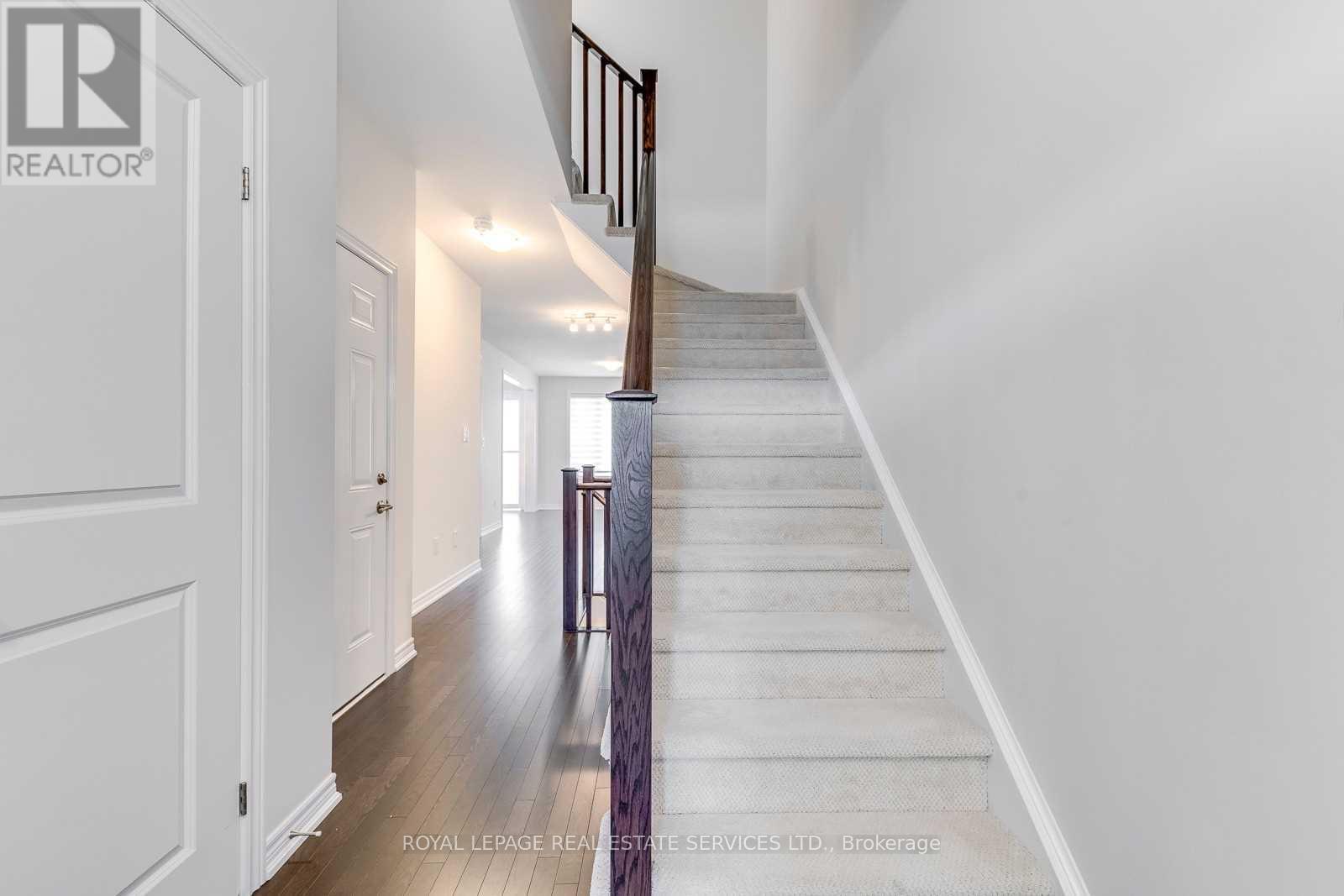 415 Wheat Boom Drive, Oakville, Ontario  L6H 0R3 - Photo 2 - W12943254