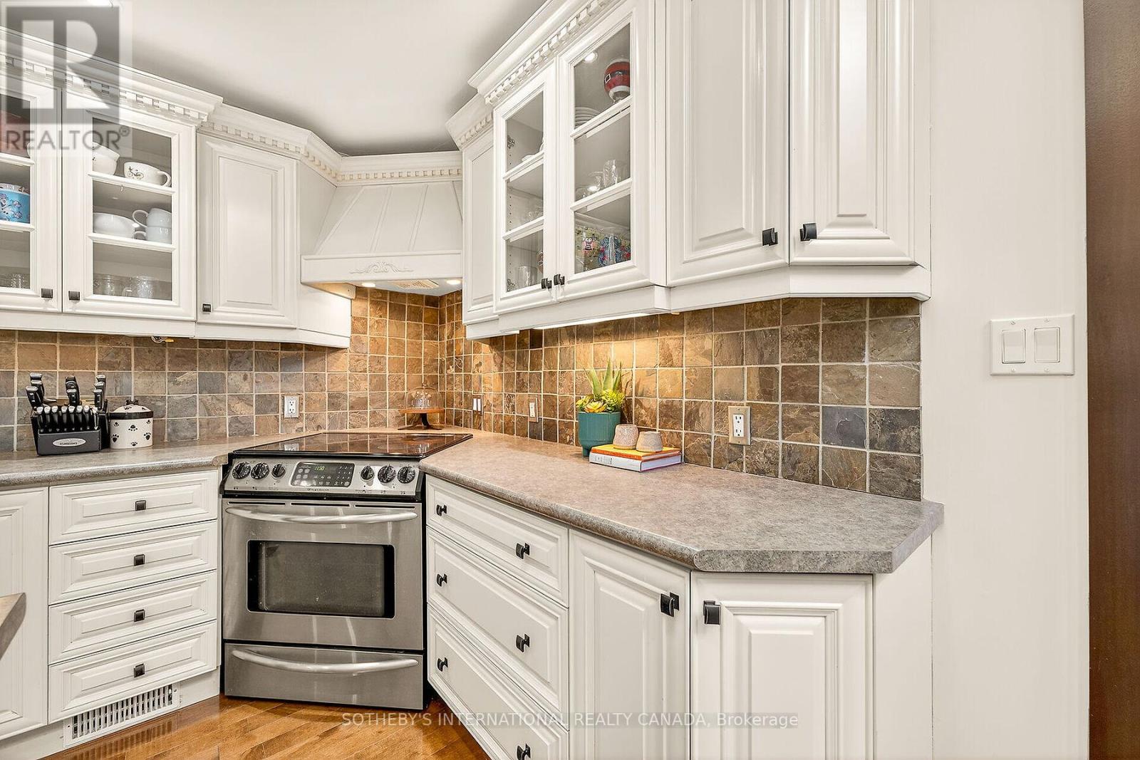 1943 Deanhome Road, Mississauga, Ontario  L5J 2K5 - Photo 10 - W12943266