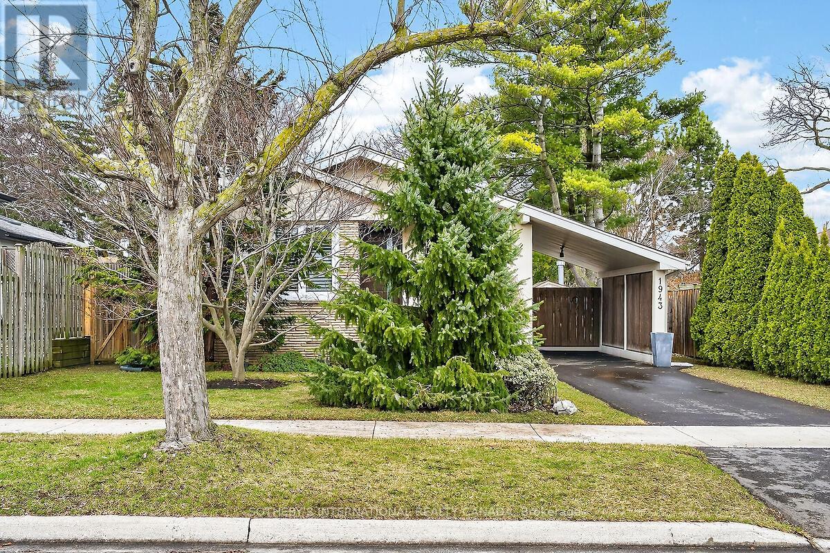 1943 Deanhome Road, Mississauga, Ontario  L5J 2K5 - Photo 2 - W12943266