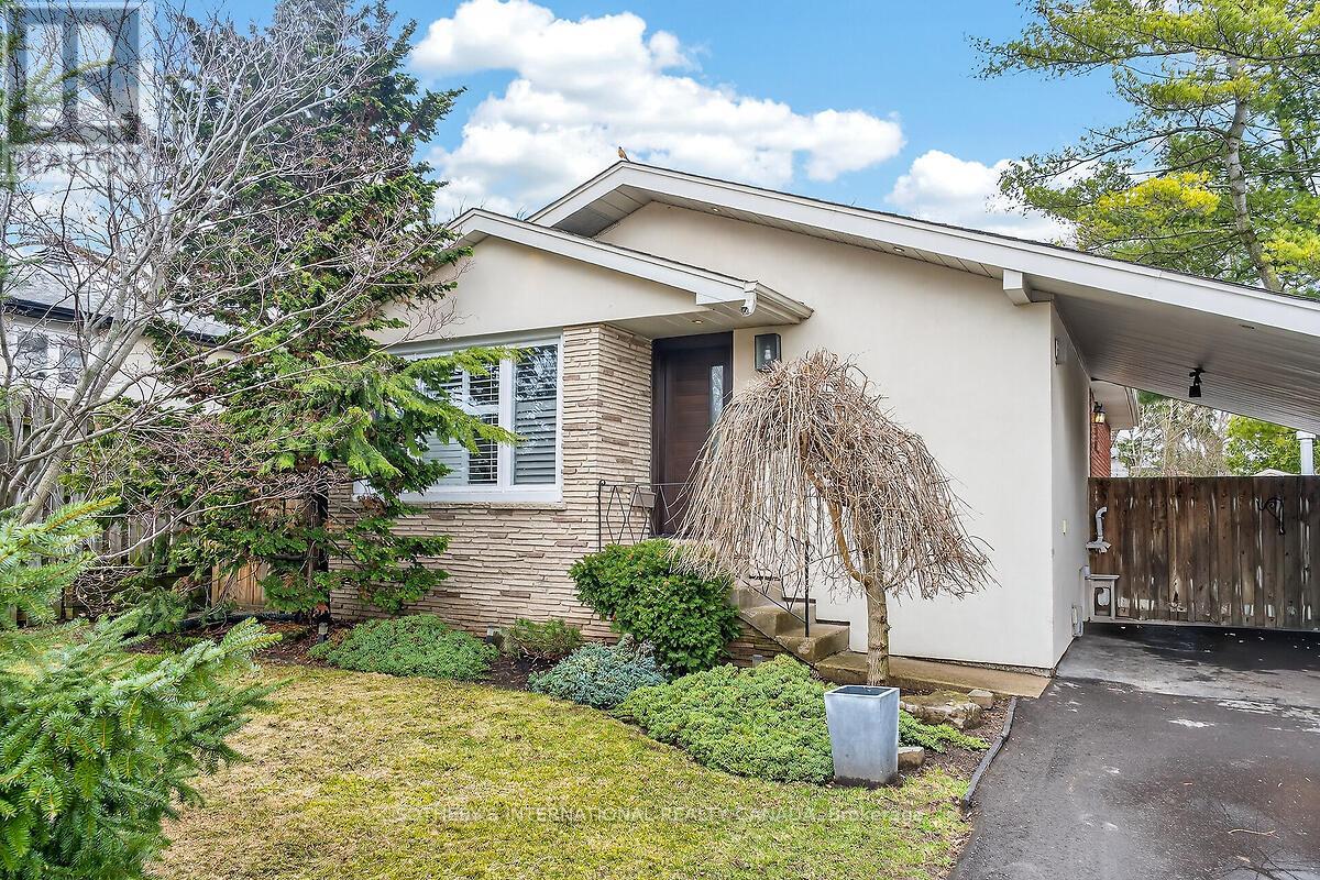 1943 Deanhome Road, Mississauga, Ontario  L5J 2K5 - Photo 3 - W12943266