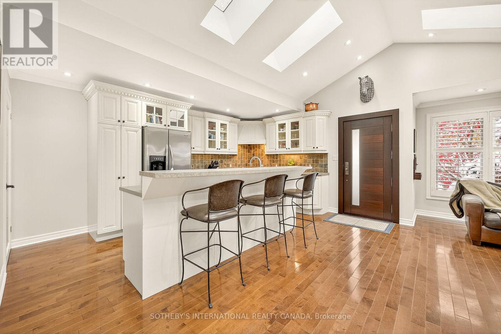 1943 Deanhome Road, Mississauga, Ontario  L5J 2K5 - Photo 6 - W12943266