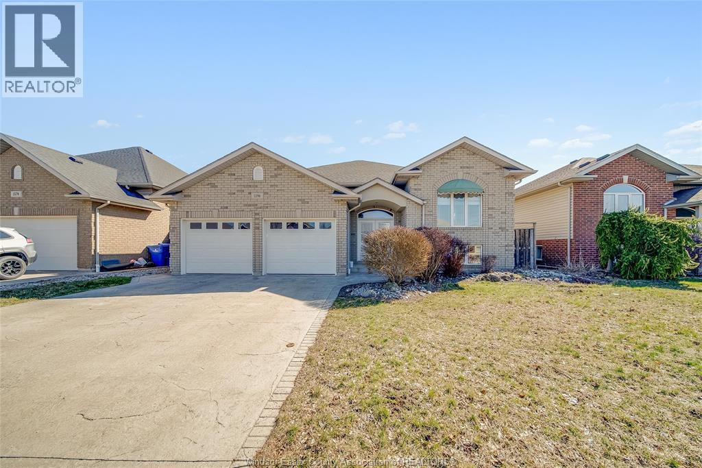 MLS# 26006411: 1596 MORNINGSTAR AVENUE, Windsor, Canada