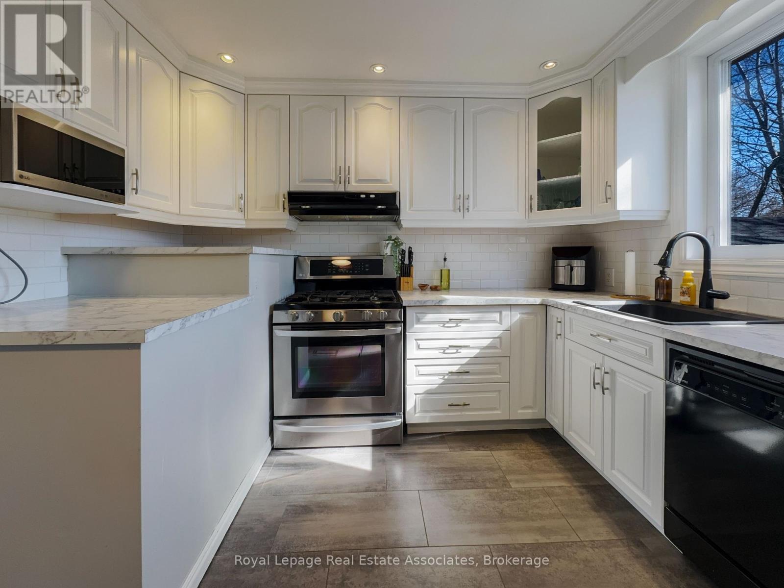 181 East 13th Street, Hamilton, Ontario  L9A 3Z6 - Photo 10 - X12943130