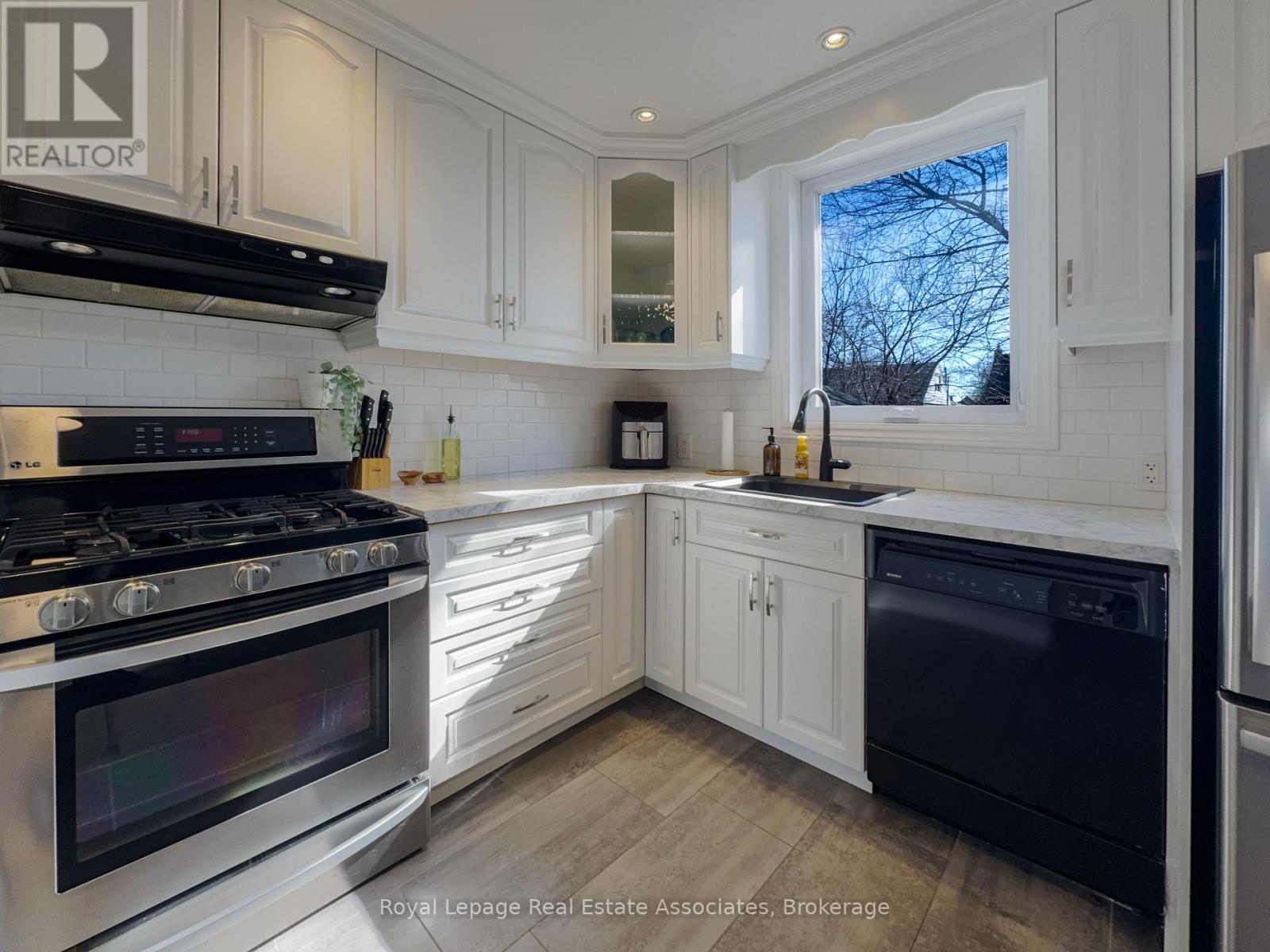 181 East 13th Street, Hamilton, Ontario  L9A 3Z6 - Photo 11 - X12943130