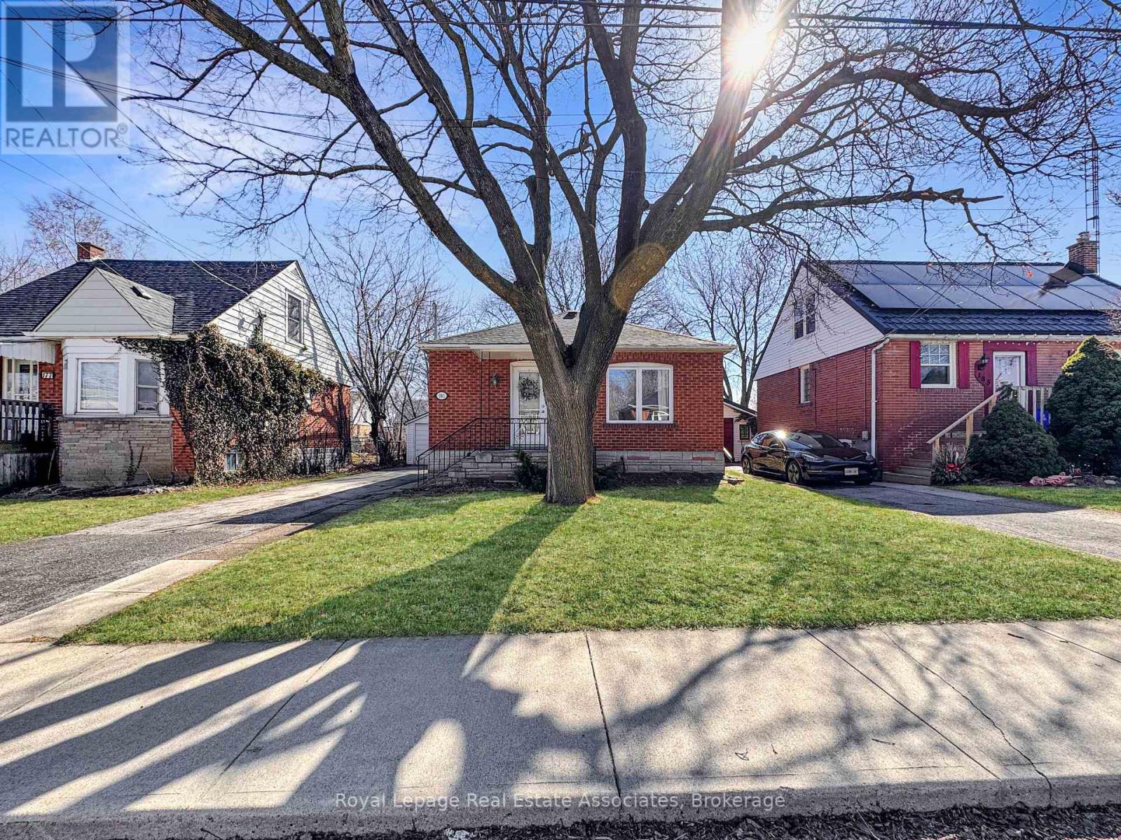 181 East 13th Street, Hamilton, Ontario  L9A 3Z6 - Photo 3 - X12943130