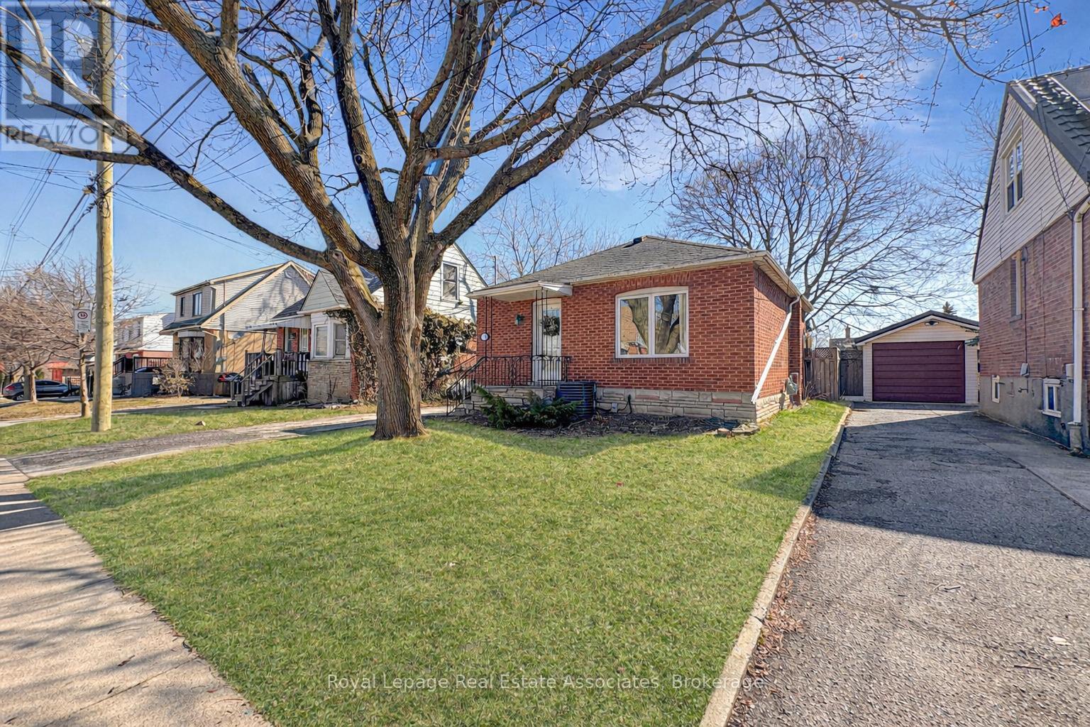 181 East 13th Street, Hamilton, Ontario  L9A 3Z6 - Photo 4 - X12943130