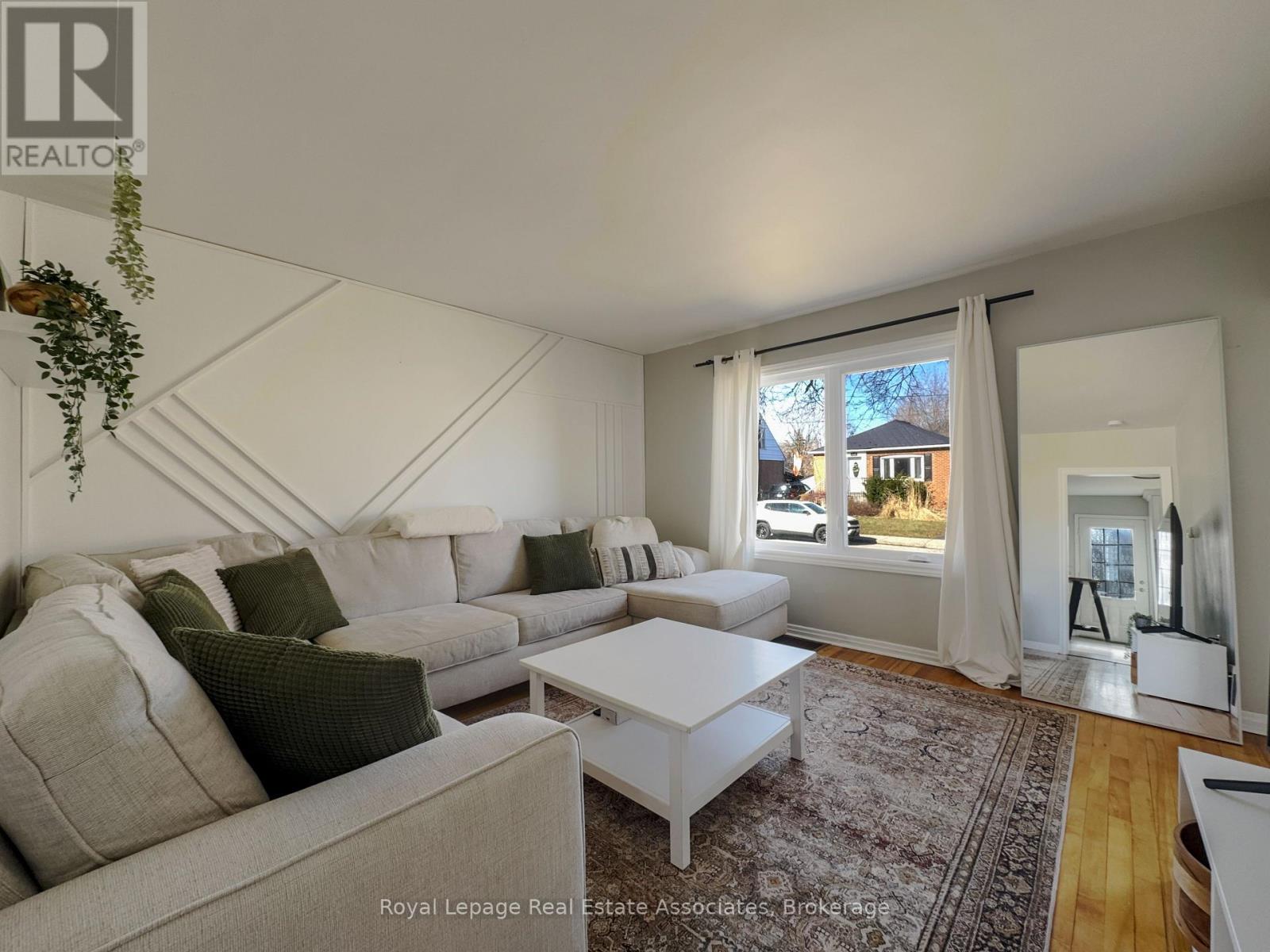 181 East 13th Street, Hamilton, Ontario  L9A 3Z6 - Photo 5 - X12943130