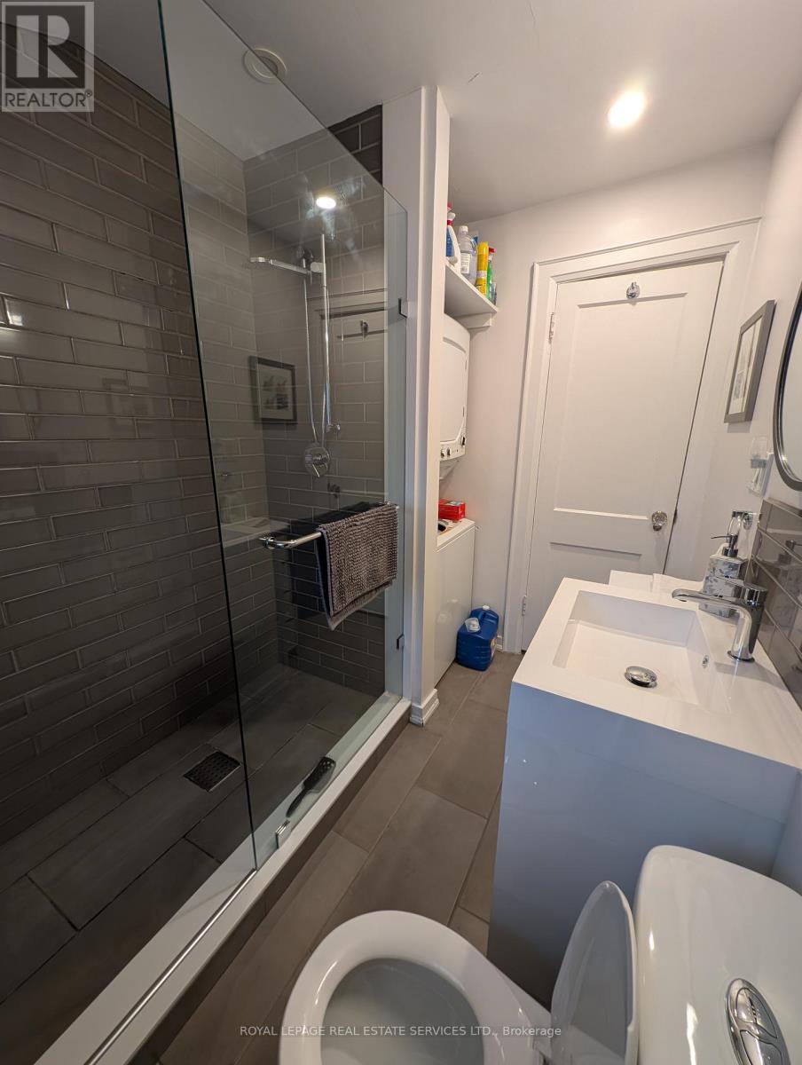 3rd Flr - 735 Avenue Road, Toronto, Ontario  M5P 2J9 - Photo 15 - C12942634