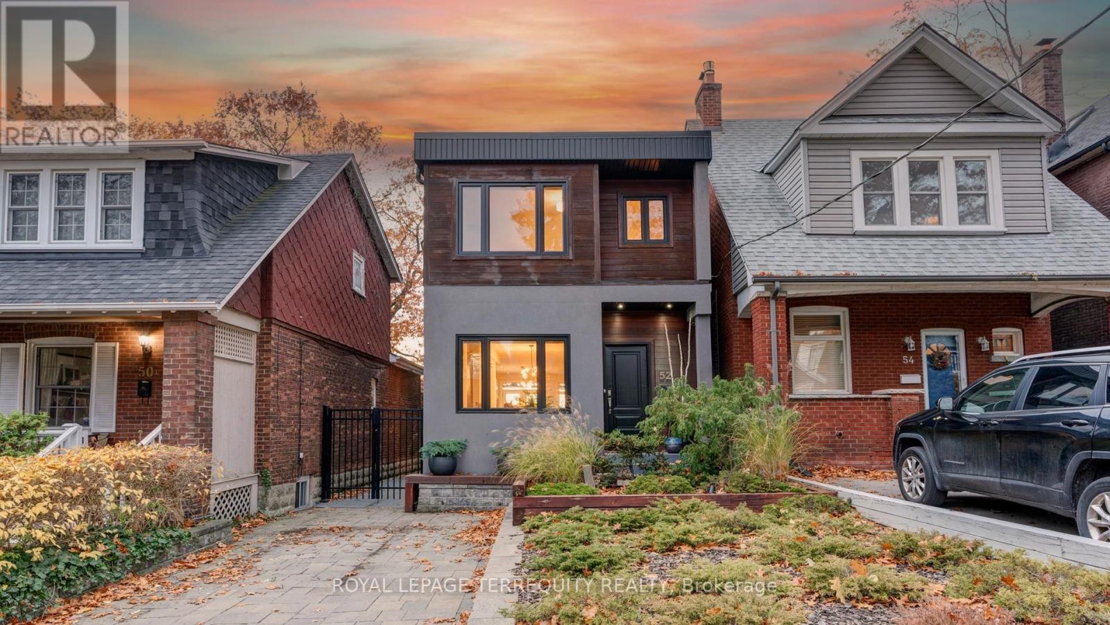 52 QUEENSBURY AVENUE, Toronto, Ontario