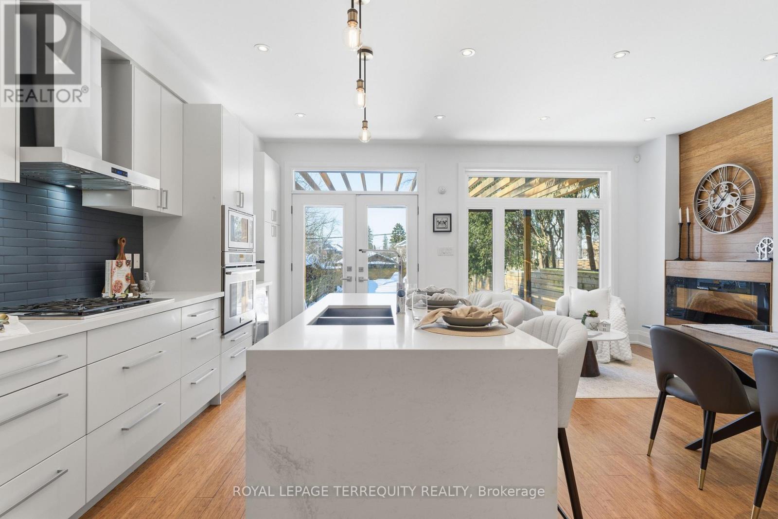 52 Queensbury Avenue, Toronto, Ontario  M1N 2X7 - Photo 5 - E12765480