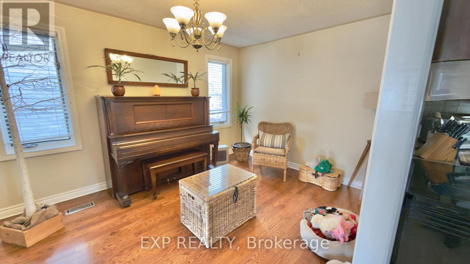 395 Burnett Avenue, Cambridge, Ontario  N1T 1G7 - Photo 4 - X12934350