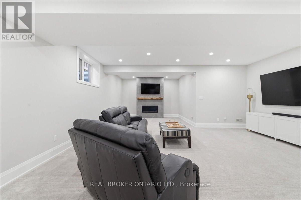 15 Langton Drive, Kitchener, Ontario  N2P 2X9 - Photo 35 - X12943284