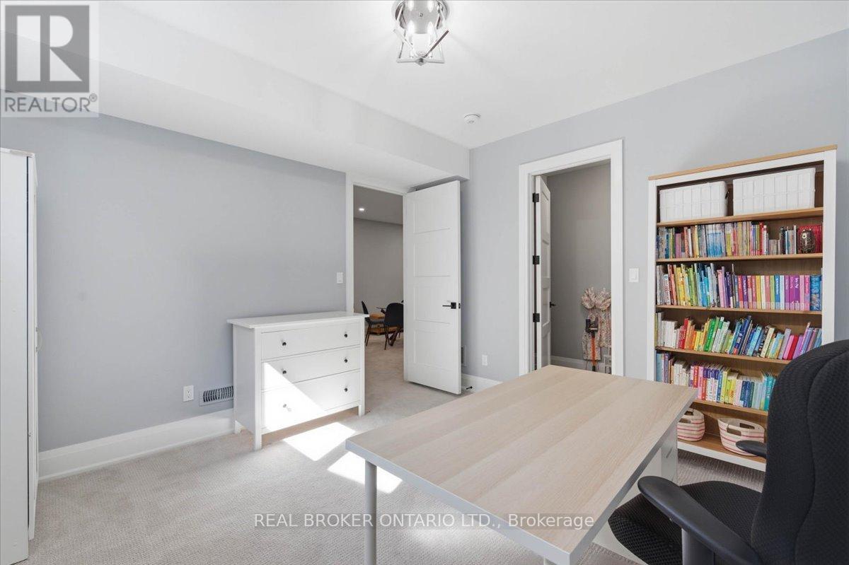 15 Langton Drive, Kitchener, Ontario  N2P 2X9 - Photo 38 - X12943284