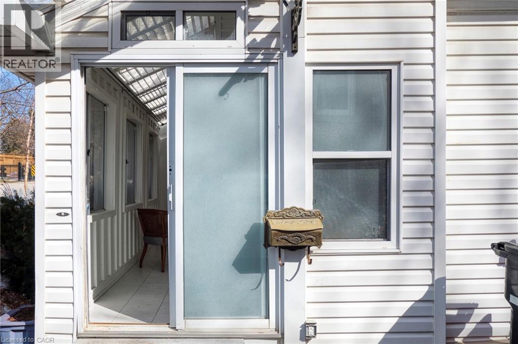 29 Andrew Street, Kitchener, Ontario  N2H 5R1 - Photo 4 - 40810532