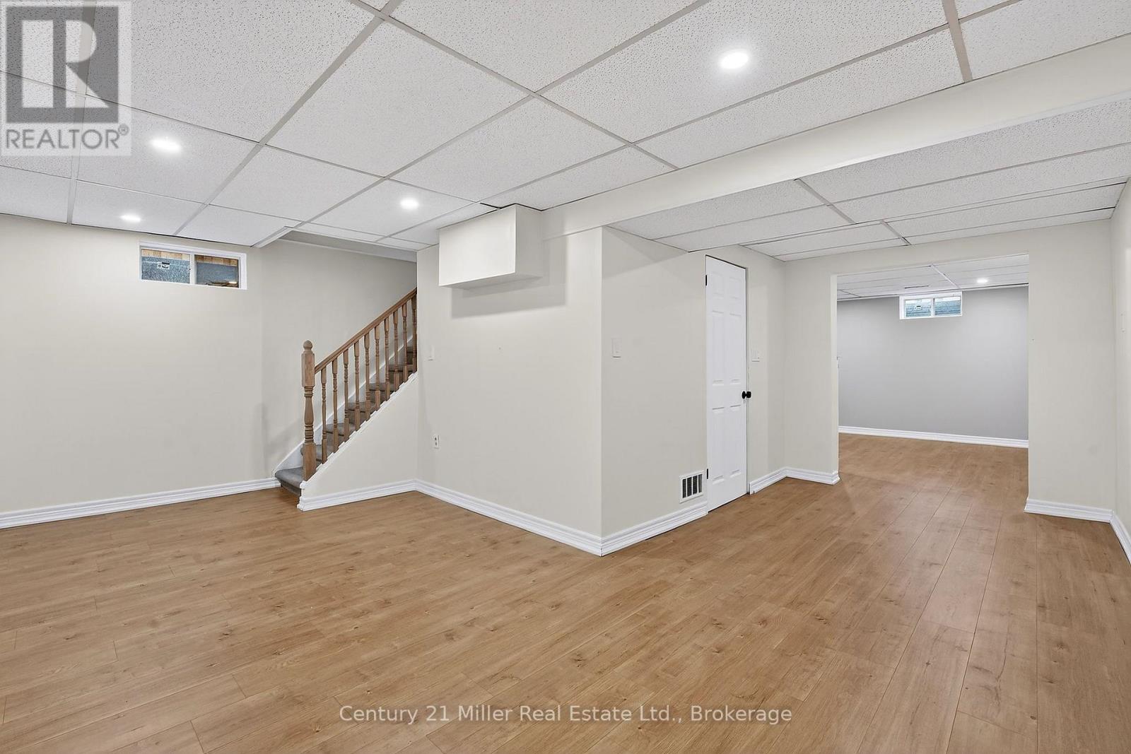 2451 Malcolm Crescent, Burlington, Ontario  L7P 3Y7 - Photo 25 - W12943602