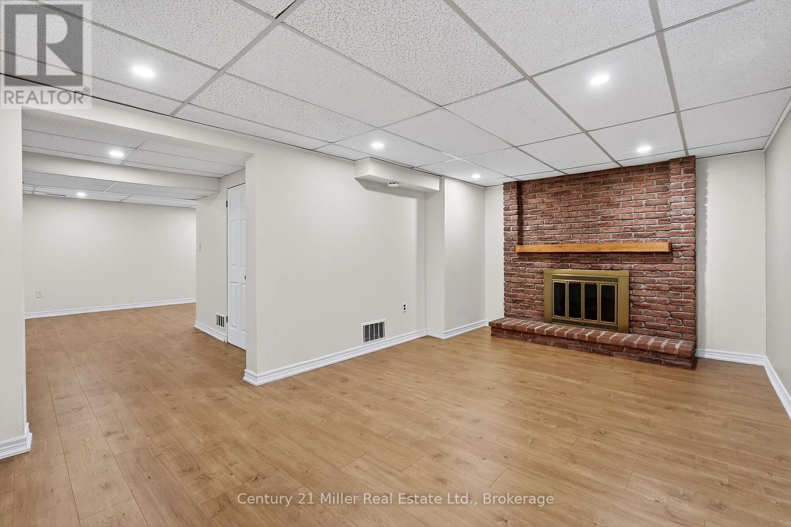 2451 Malcolm Crescent, Burlington, Ontario  L7P 3Y7 - Photo 28 - W12943602