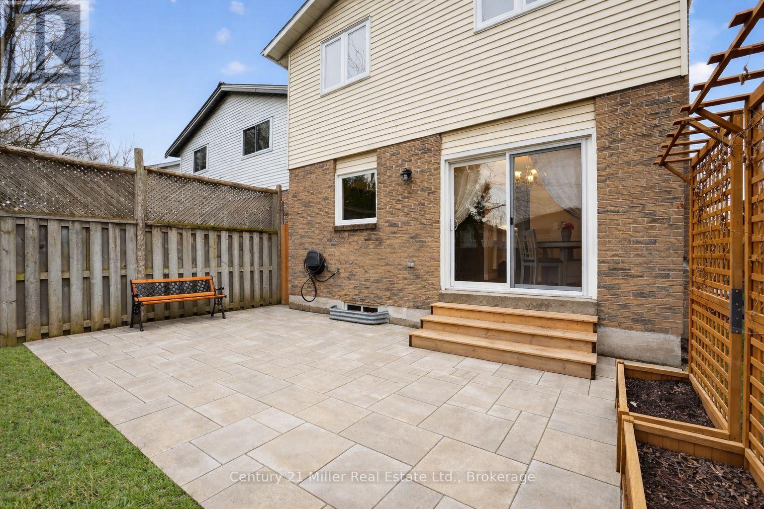 2451 Malcolm Crescent, Burlington, Ontario  L7P 3Y7 - Photo 30 - W12943602