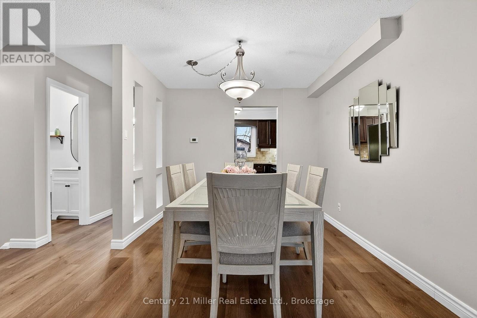 2451 Malcolm Crescent, Burlington, Ontario  L7P 3Y7 - Photo 8 - W12943602