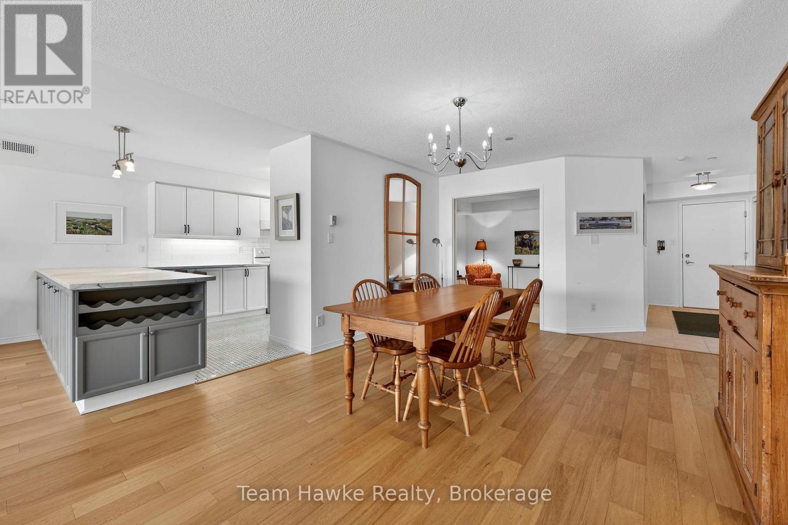 Ph4 - 4 Beck Boulevard, Penetanguishene, Ontario  L9M 2H3 - Photo 13 - S12943812