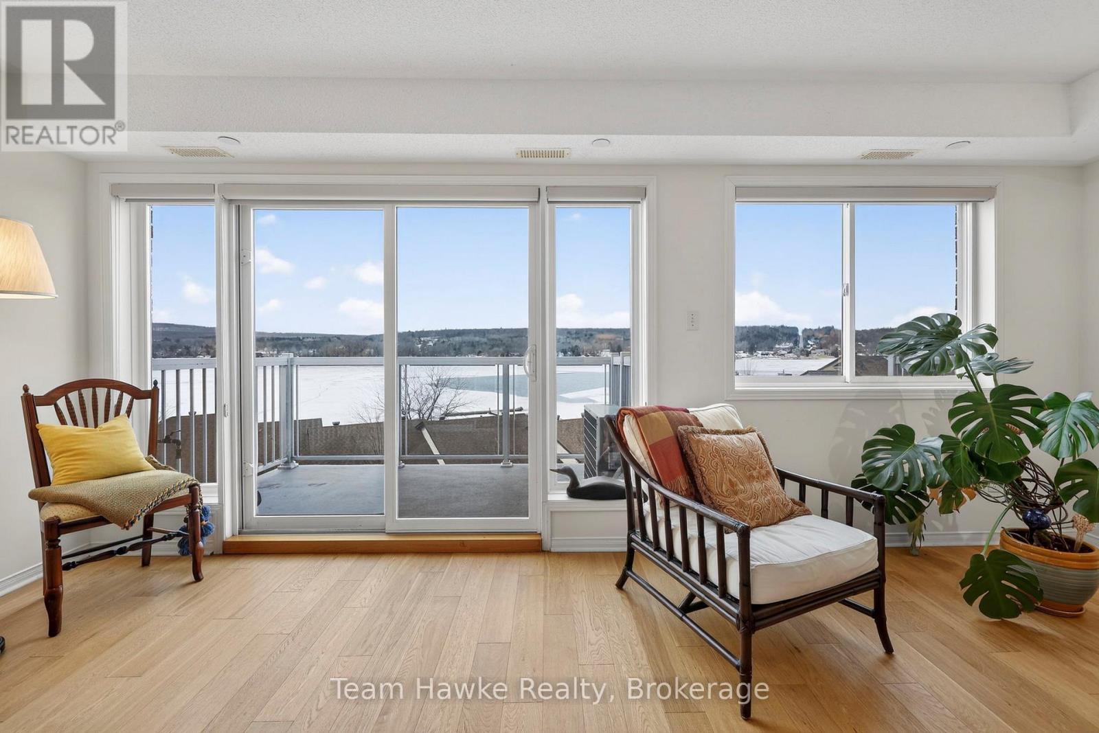 Ph4 - 4 Beck Boulevard, Penetanguishene, Ontario  L9M 2H3 - Photo 28 - S12943812