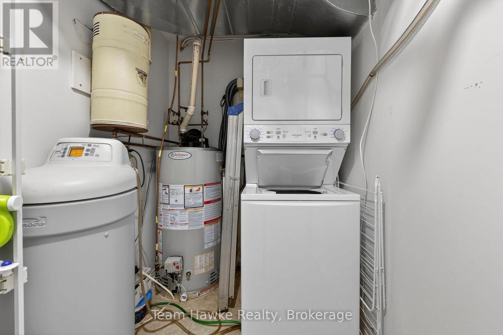 Ph4 - 4 Beck Boulevard, Penetanguishene, Ontario  L9M 2H3 - Photo 35 - S12943812