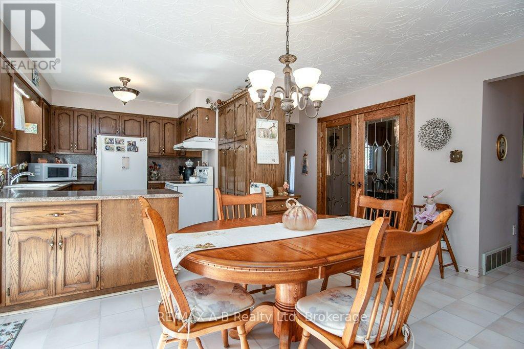 25 Baechler Avenue, East Zorra-Tavistock, Ontario  N0B 2R0 - Photo 16 - X12943586