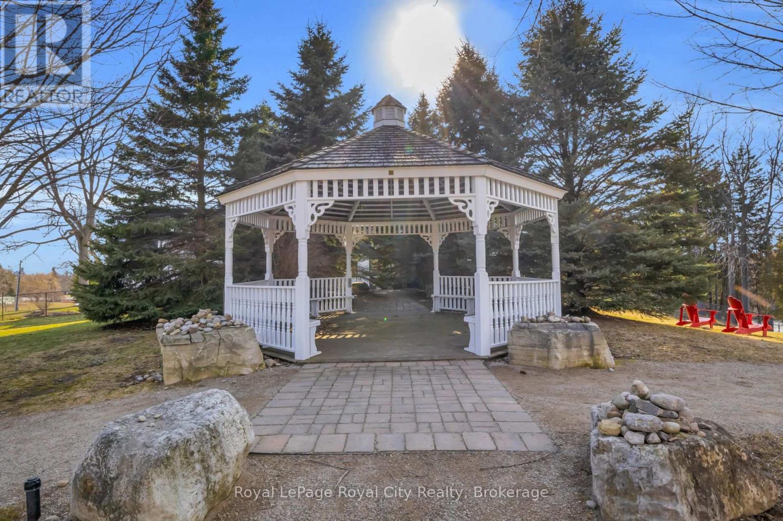 58 Aberfoyle Mill Crescent, Puslinch, Ontario  N0B 2J0 - Photo 37 - X12943594