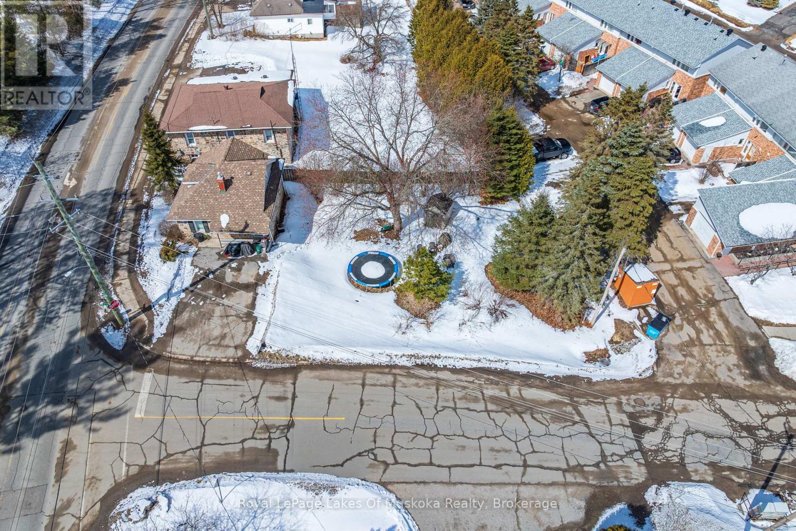 60 West Road W, Huntsville, Ontario  P1H 1L8 - Photo 7 - X12943630