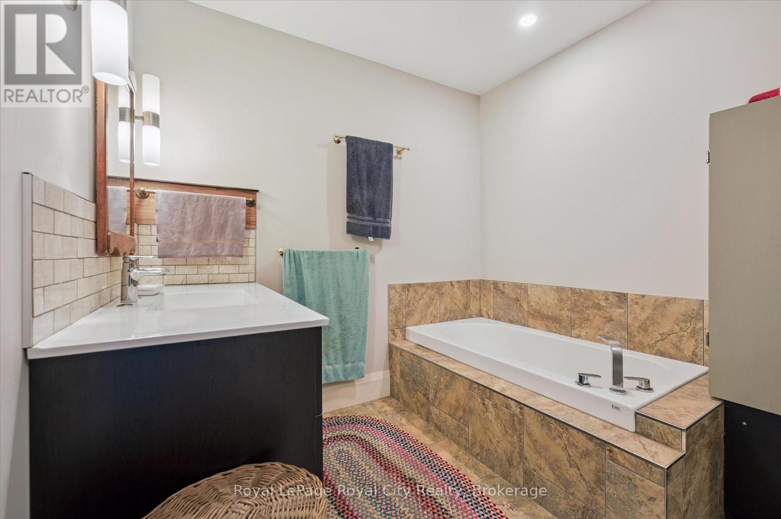 8060 Wellington Rd 18 Road, Centre Wellington, Ontario  N1M 2W5 - Photo 34 - X12943644