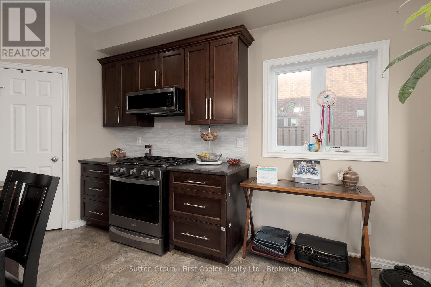 60 Brown Street, Stratford, Ontario  N5A 0B8 - Photo 17 - X12943660