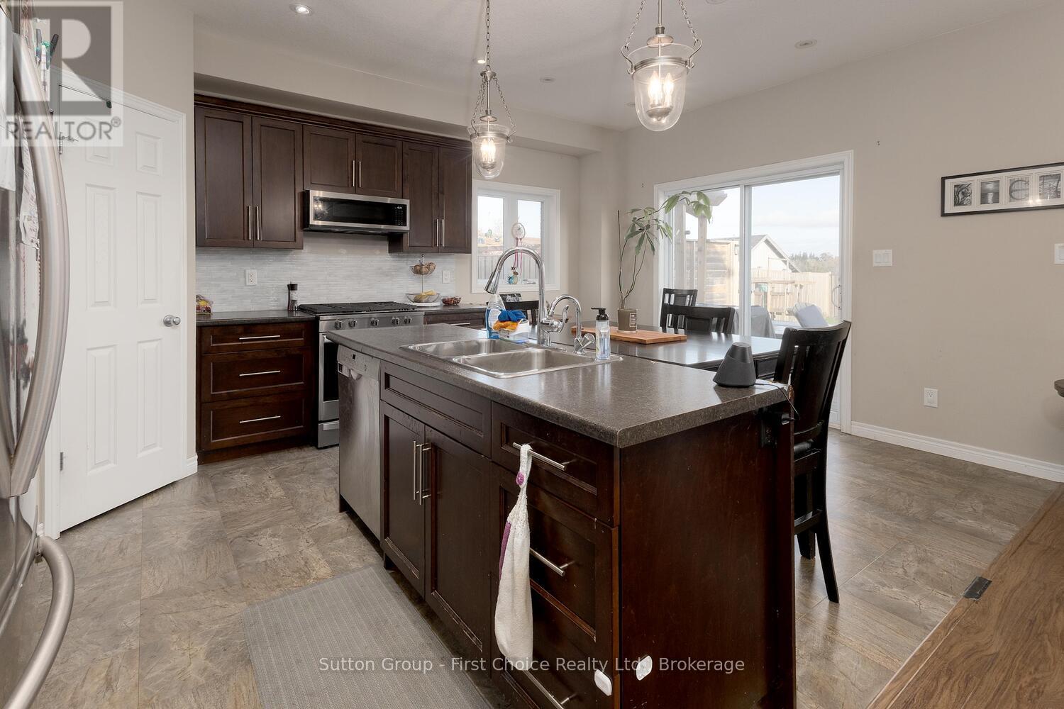 60 Brown Street, Stratford, Ontario  N5A 0B8 - Photo 9 - X12943660