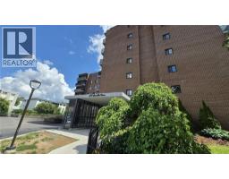 279 CHANDLER Drive Unit# 706, Kitchener, Ontario