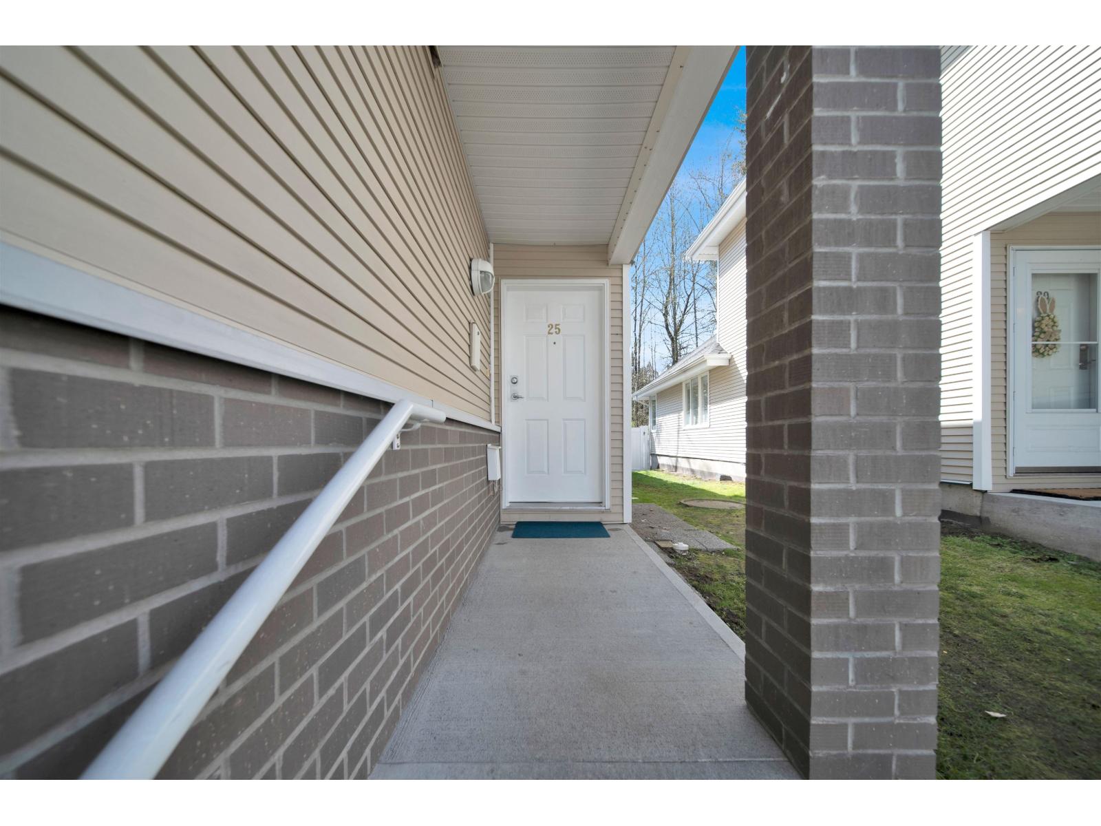 25 13918 58 Avenue, Surrey, British Columbia  V3X 3N8 - Photo 3 - R3103645