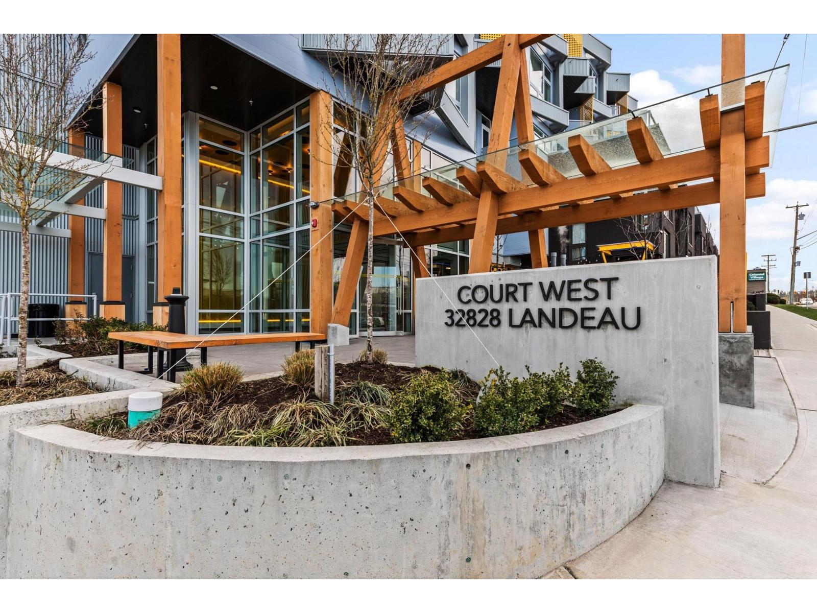 10 32828 LANDEAU PLACE, Abbotsford, British Columbia