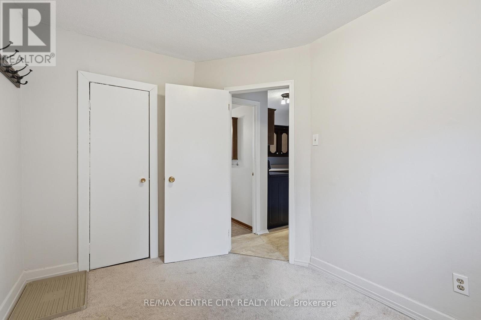 205 Emerson Avenue, London South, Ontario  N5Z 3L5 - Photo 14 - X12943492