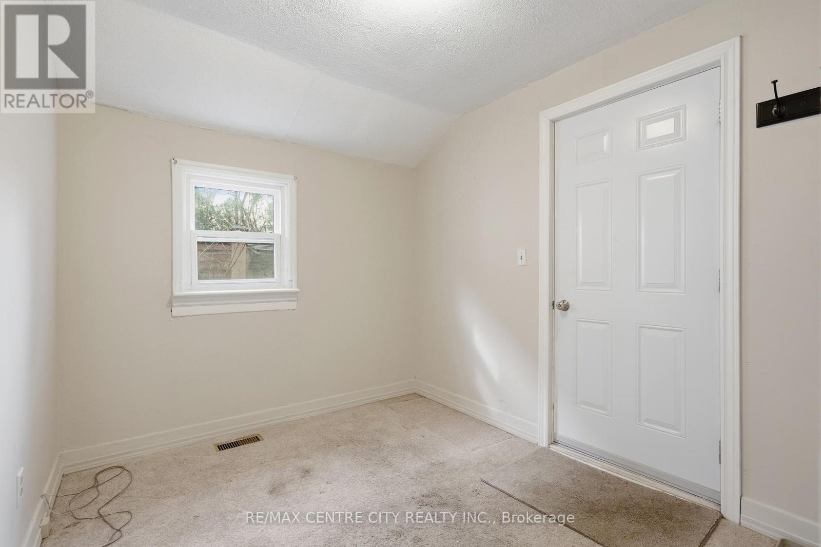 205 Emerson Avenue, London South, Ontario  N5Z 3L5 - Photo 15 - X12943492