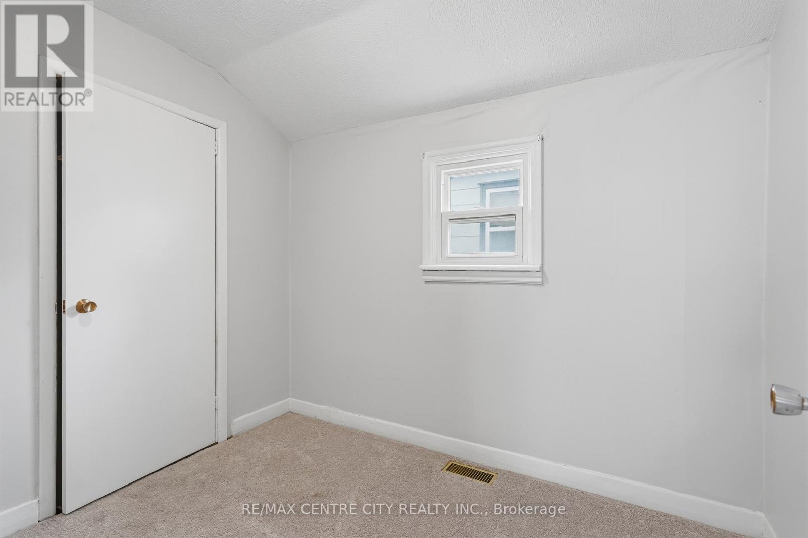 205 Emerson Avenue, London South, Ontario  N5Z 3L5 - Photo 16 - X12943492