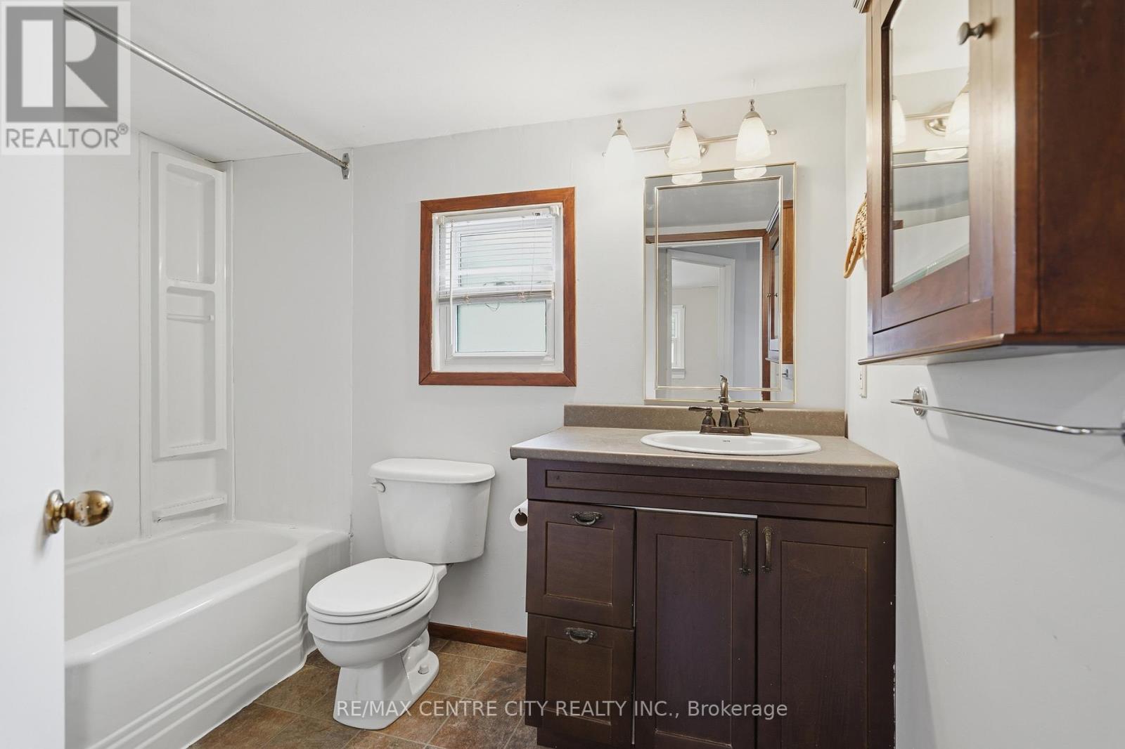 205 Emerson Avenue, London South, Ontario  N5Z 3L5 - Photo 18 - X12943492