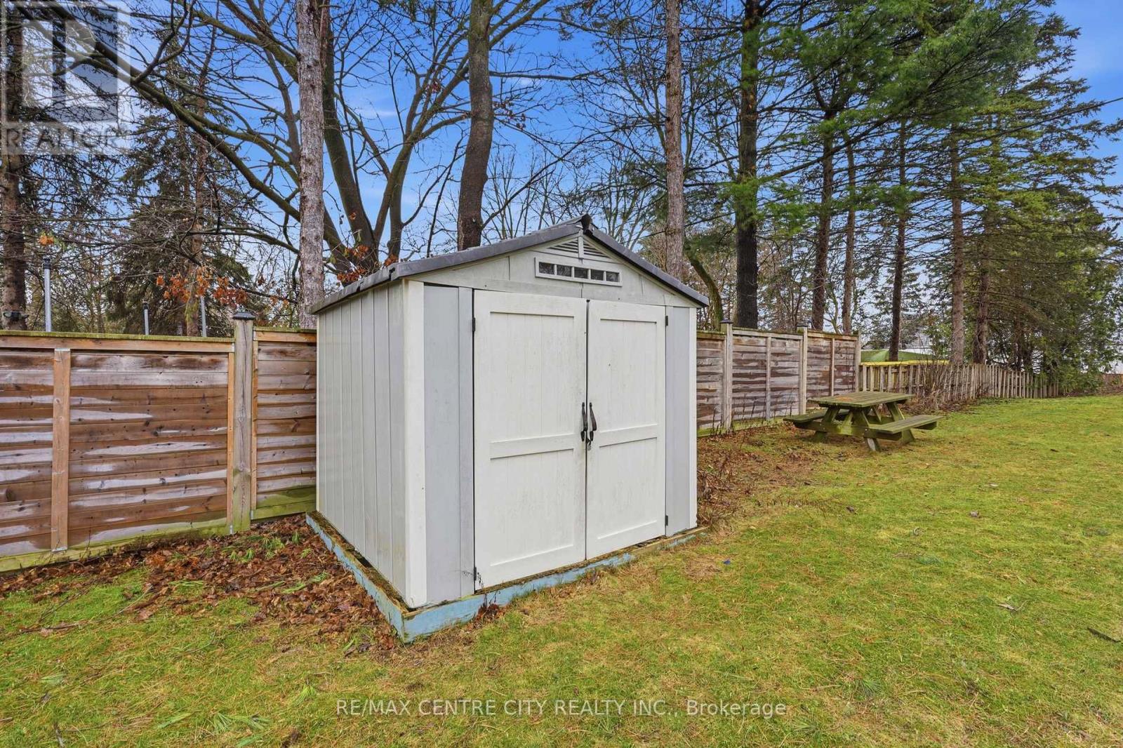 205 Emerson Avenue, London South, Ontario  N5Z 3L5 - Photo 26 - X12943492