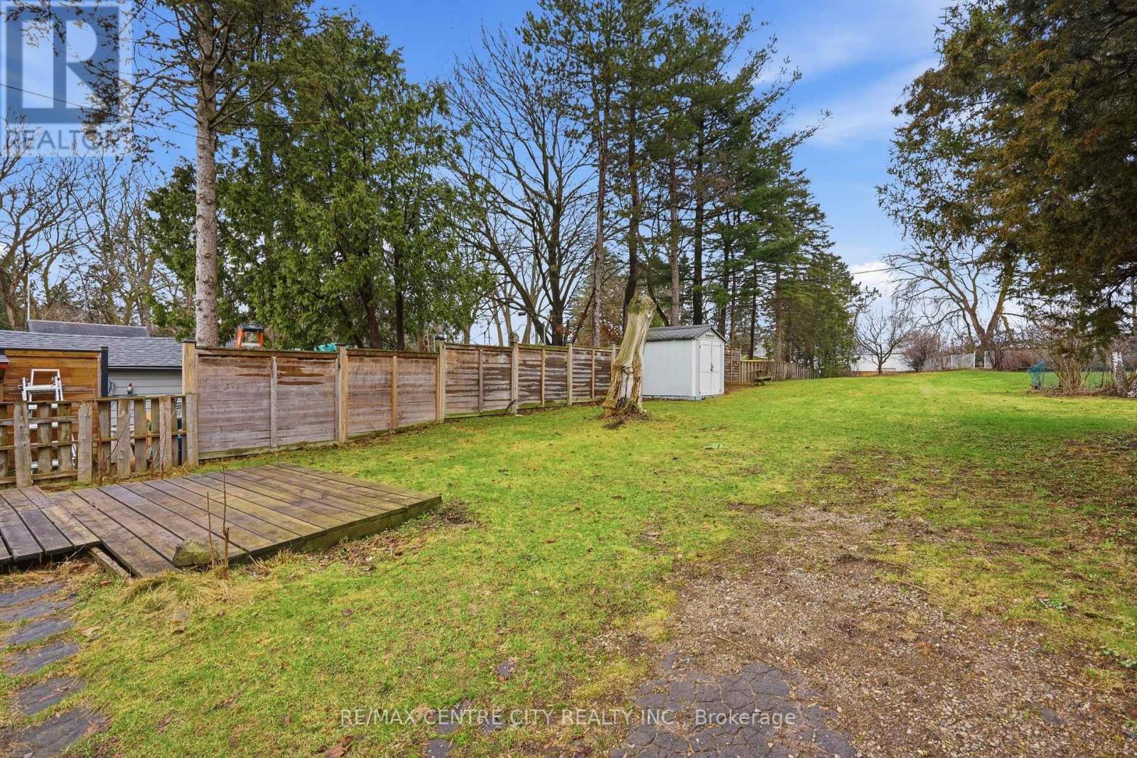 205 Emerson Avenue, London South, Ontario  N5Z 3L5 - Photo 29 - X12943492