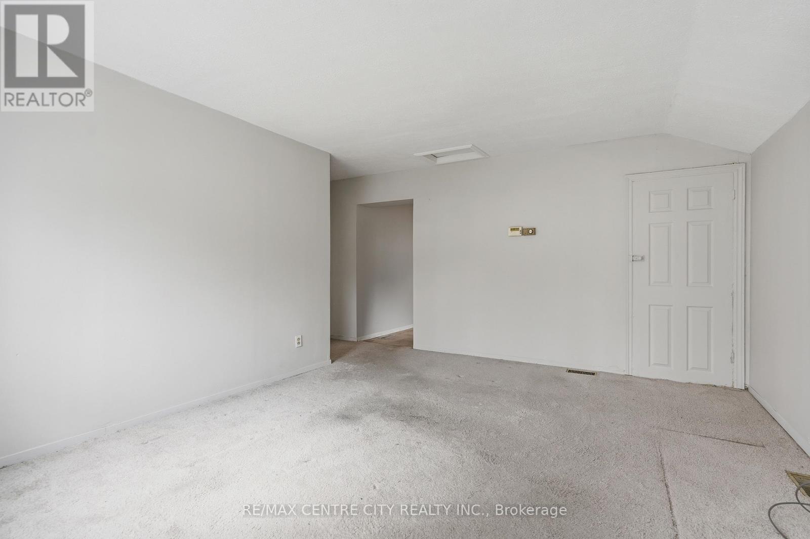 205 Emerson Avenue, London South, Ontario  N5Z 3L5 - Photo 6 - X12943492