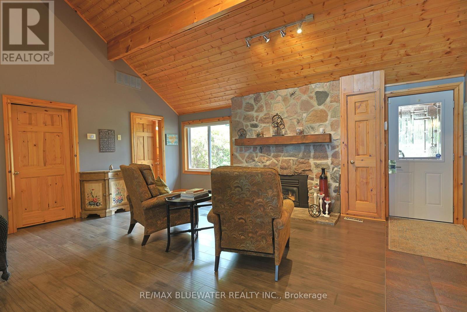 71235 Elizabeth Street, Bluewater, Ontario  N0M 1N0 - Photo 10 - X12943624