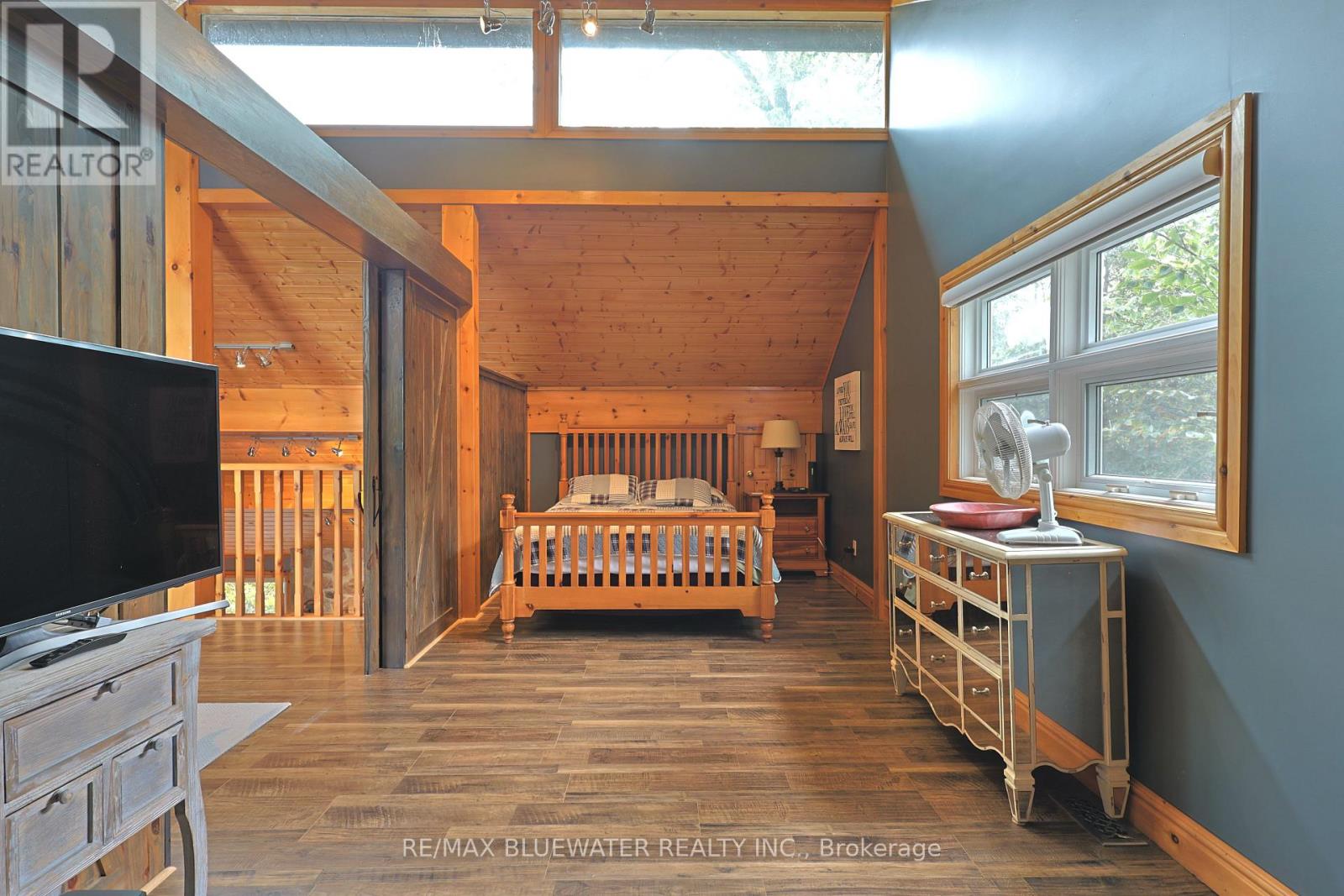 71235 Elizabeth Street, Bluewater, Ontario  N0M 1N0 - Photo 38 - X12943624