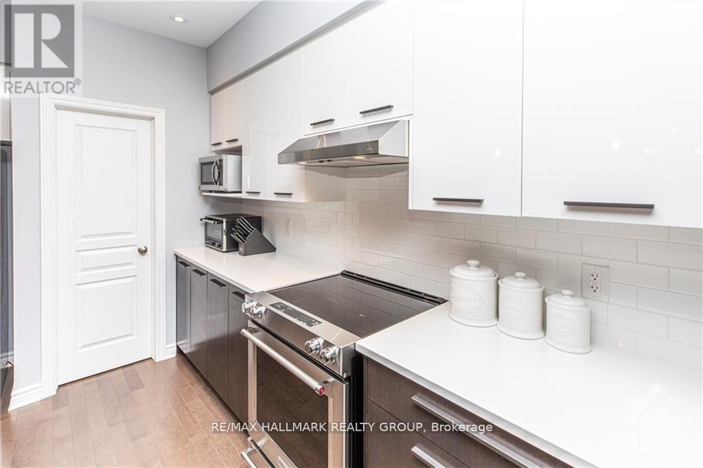 502 Featherfoil Way, Ottawa, Ontario  K1W 0J6 - Photo 10 - X12943382