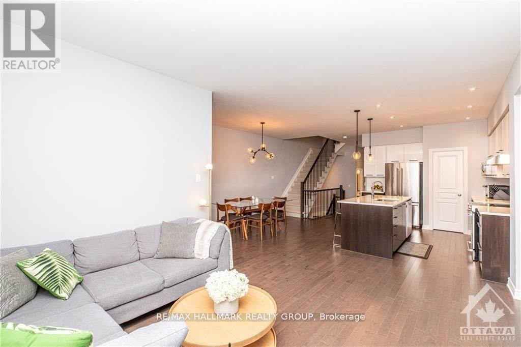 502 Featherfoil Way, Ottawa, Ontario  K1W 0J6 - Photo 13 - X12943382