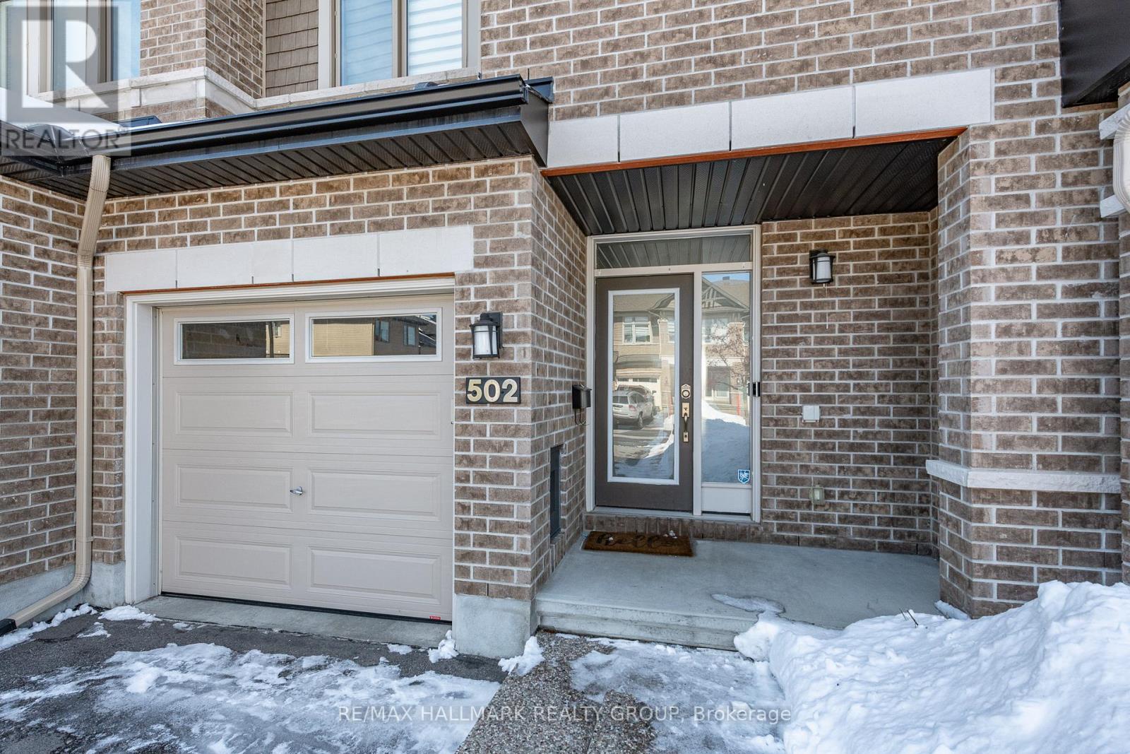 502 Featherfoil Way, Ottawa, Ontario  K1W 0J6 - Photo 3 - X12943382