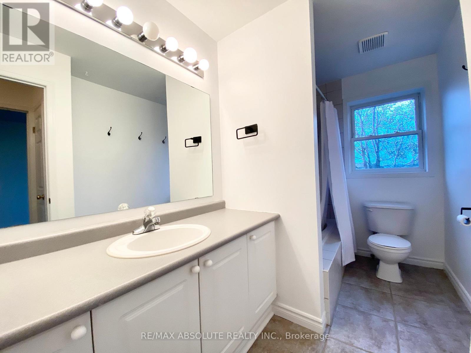 63 Silverlace Private, Ottawa, Ontario  K1T 3Z8 - Photo 12 - X12943400