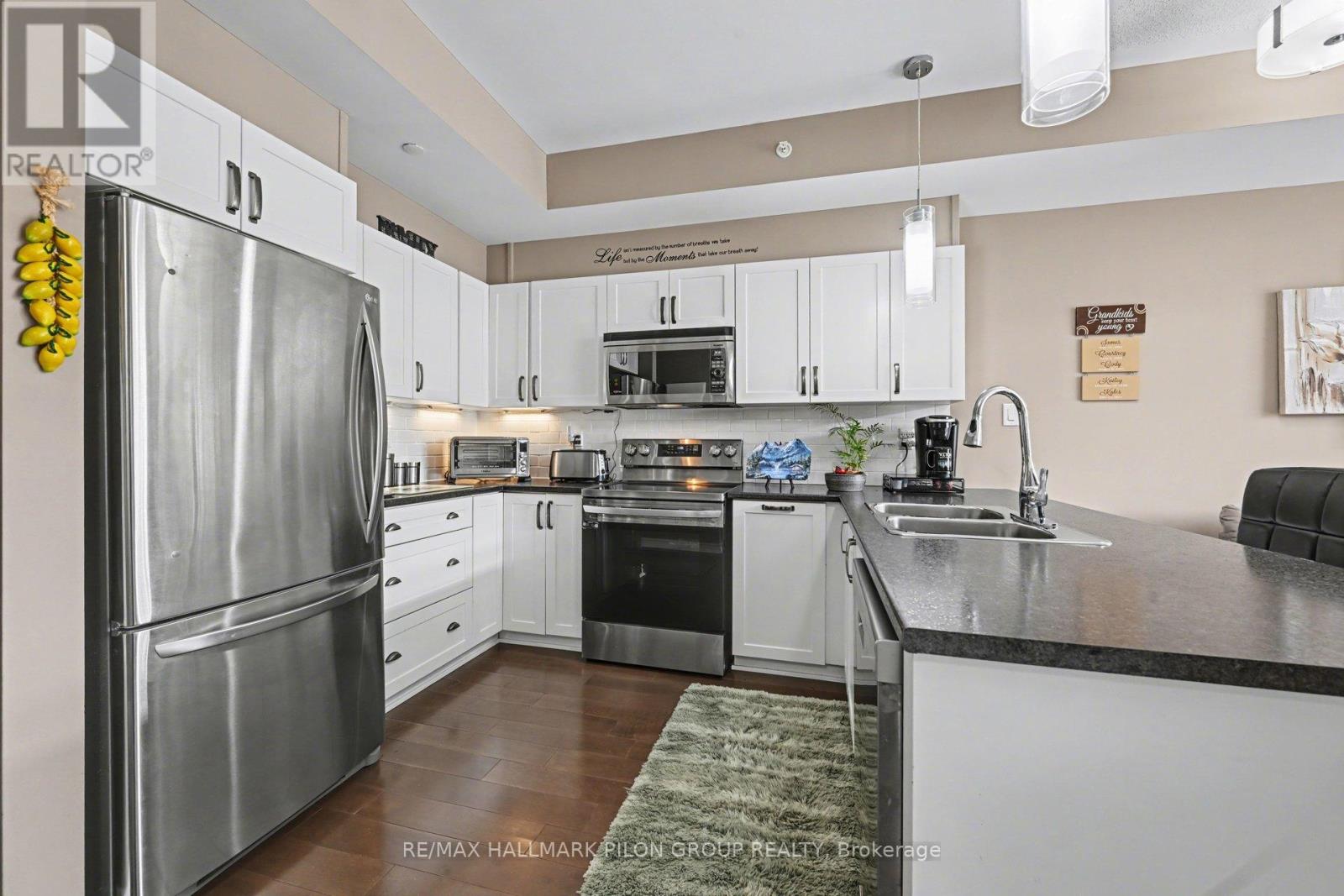 403 - 230 Titanium Private, Ottawa, Ontario  K1C 0C1 - Photo 3 - X12943428