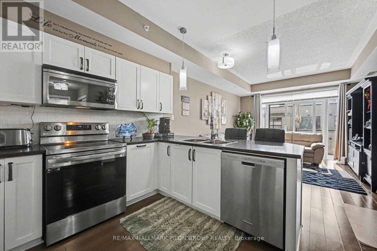 403 - 230 Titanium Private, Ottawa, Ontario  K1C 0C1 - Photo 4 - X12943428